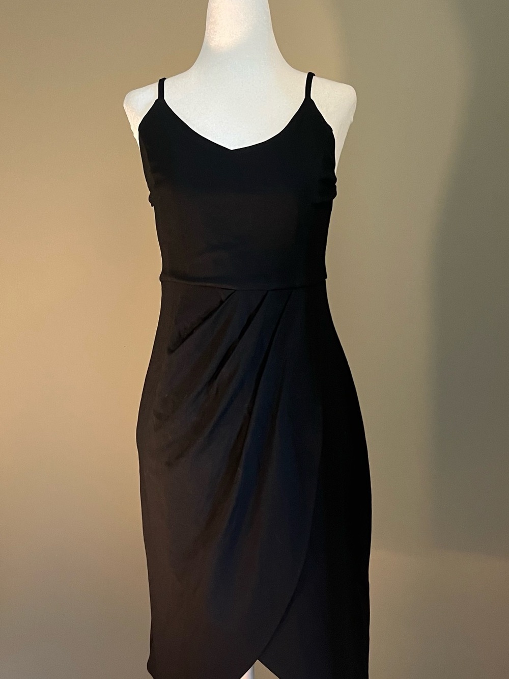 Black Spaghetti Strap Midi Dress with‎ V-Neck - Picture 3 of 7